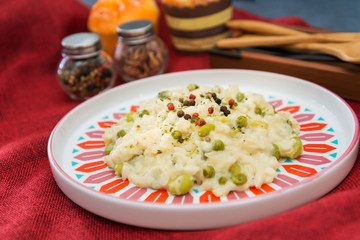 Risotto with broccoli, peas and lips