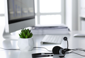 Communication support, call center and customer service help de