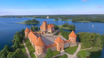 Obraz premium Medieval Castle of Trakai, Lithuania. Beautiful aerial view in summer seaon