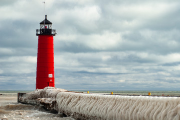 519-77 Kenosha Pierhead Light in Winter