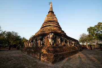 Obraz premium Wat Chang lom outside the old city in Sukhothai Thailand