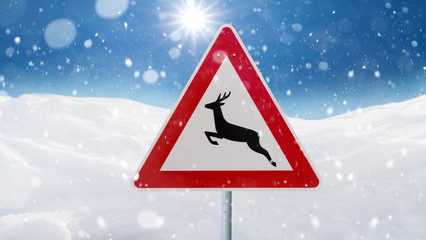 Verkehrsschild Wildwechsel Warnschild im Winter