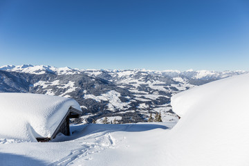 Panorama Ausblick im Winter am Berg 