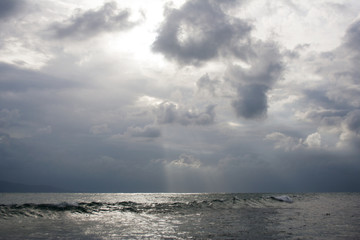Obraz premium Dramatic cloudscape above the sea from the coast of Ko Pha-ngan island, Thailand