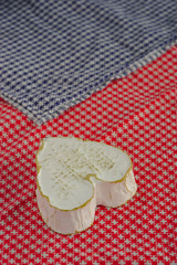Neufchatel, fromage Normand en forme de coeur (A.O.P.). De la région de Neufchatel-en-Bray
