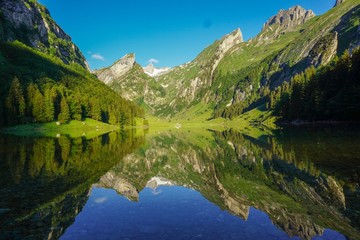 Fototapeta na wymiar Beautiful view at Seealpsee in Swiss Alps.