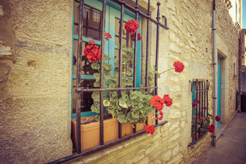 Fototapeta na wymiar window of house with flowers