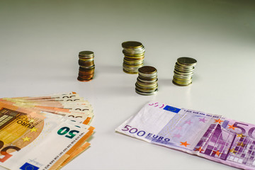 500 euro bills and coins obtained in corruption business.