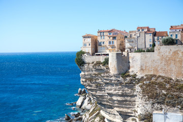 Veduta di Bonifacio e dello stretto di Bonifacio in Corsica