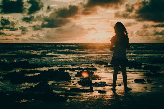 Amanhecer sol nascente oceano atlantico