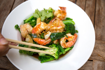 Garlic Prawn and Steam Vegetables with black pepper