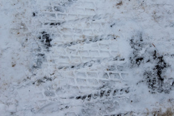 zig zag tracks in snow