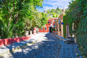 Naklejka premium San Miguel de Allende, park Benito Huarez w Zona Centro w historycznym centrum miasta