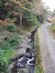 小川