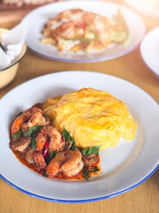 Stir fried red curry with shrimp and egg