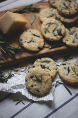  rosemary and olives cheese cookies
