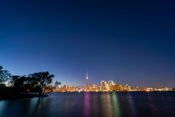 Fototapeta na wymiar Sunset skyline of the Toronto city skyline with CN Tower