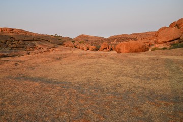 Felsfomation auf der Farm Ameib (Bull`s Party) im Erongogebirge auf der Farm Ameib in Namibia
