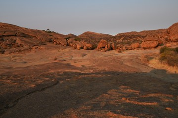 Landschaft im Erongo Gebirge auf Ameib in Namibia