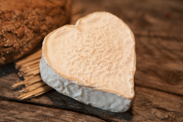 fromage a pâte mole forme de coeur
