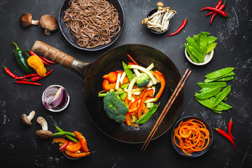Ingredients for making stir-fried noodles