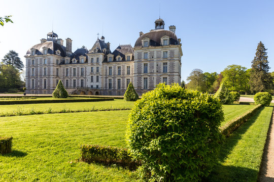 Garden And Castle Cheverny Loire Valley