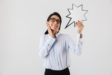 Photo of pretty female worker wearing eyeglasses holding blank idea message, isolated over white background