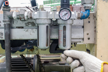 The worker check air filter regulator‎ pneumatic system factory