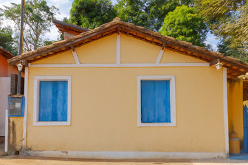 Fototapeta na wymiar Fachada de casa colonial em Guarani, estado de Minas Gerais, Brasil