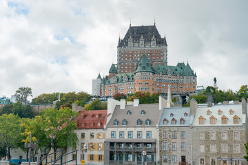 Fototapeta premium Widok zewnętrzny słynnego Fairmont Le Château Frontenac