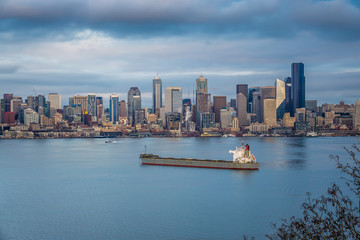 Fototapeta premium Ship And City 2