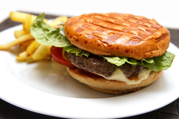 Cheeseburger with fries