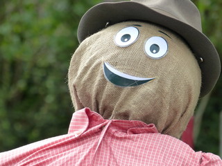 Strohpuppe als Dekoration