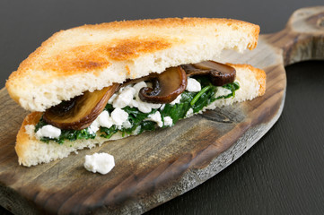 sandwich with spinach, cottage cheese and mushrooms.
