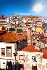 Blick auf die Altstadt Ribeira von Porto