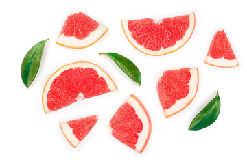 Naklejka premium Grapefruit and slices with leaves isolated on white background. Top view. Flat lay pattern