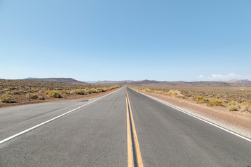 Fototapeta na wymiar Death Valley Road