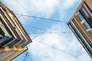 Obraz premium Urban look to the sky
