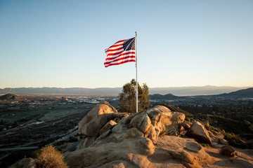 Mountain Top American Flag at Sunrise 33 - obrazy, fototapety, plakaty