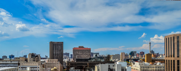 Obraz premium Johannesburg city skyline and hisgh rise towers and buildings