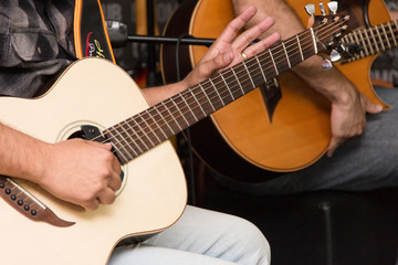 Obraz premium tocando violão