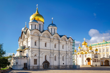 Fototapeta na wymiar Archangel and Annunciation Cathedrals in Moscow Kremlin