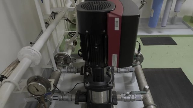 Electric motor of fresh water pump on the hydrophore