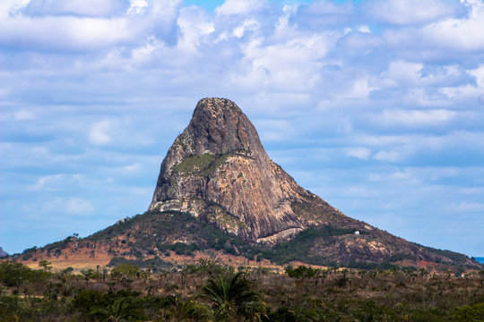 Pedra da Ponta aguda