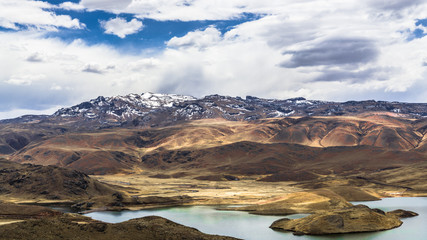 Fototapeta na wymiar Lagunillas lake surrounded by mountains