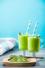 MIlk shake with Matcha tea powder, preparation