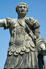Fototapeta na wymiar Statue de l'empereur Trajan