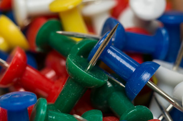 Multicloroed thumbtacks