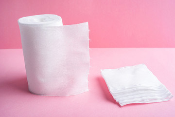a roll of cotton pad remover cotton