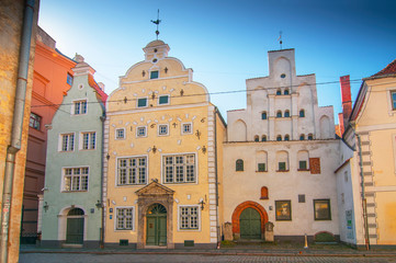 Obraz premium Three Brothers, a cluster of medieval houses in old town, Riga. Latvia.